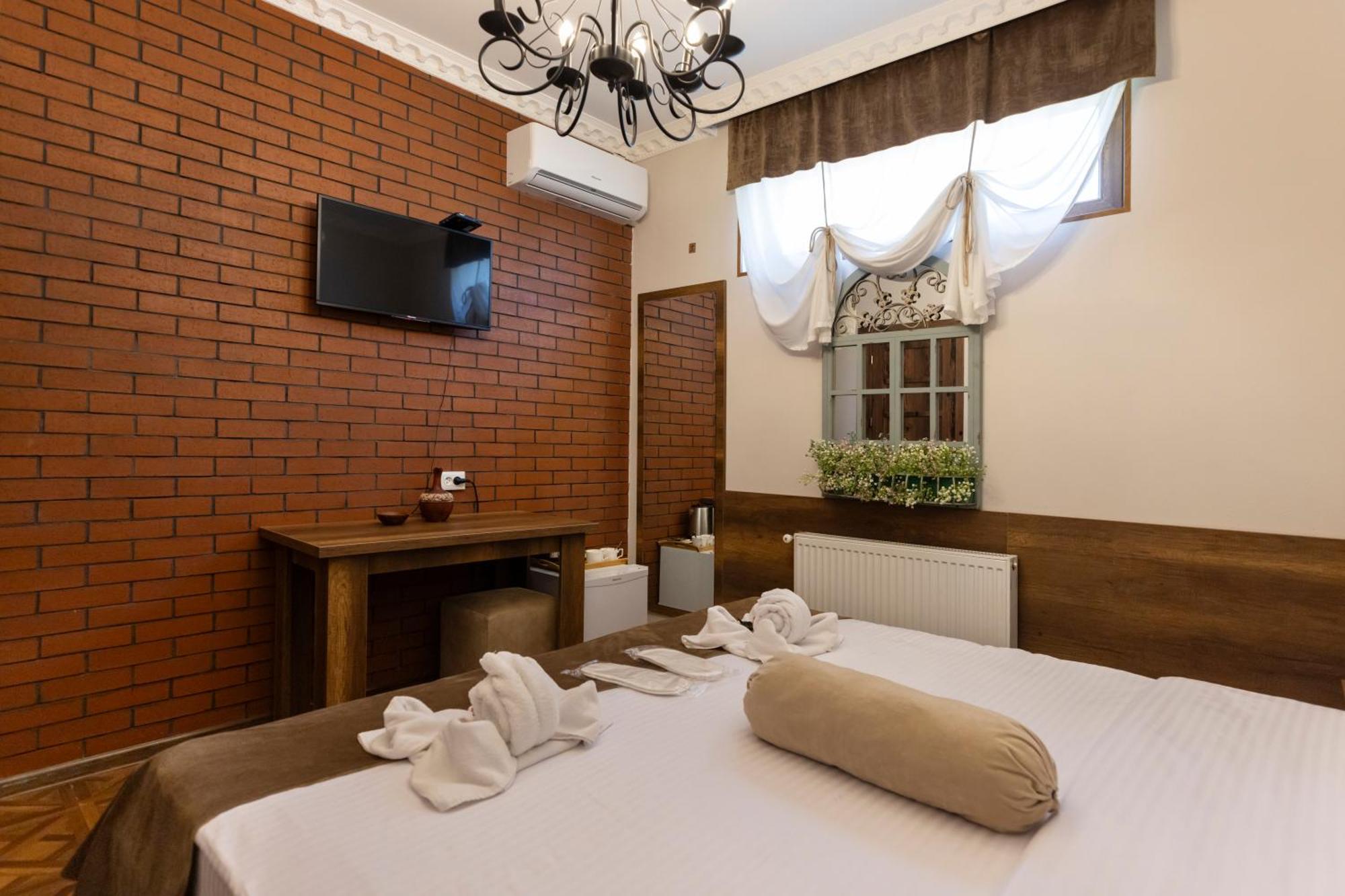 Hestia Boutique Hotel Gori Extérieur photo