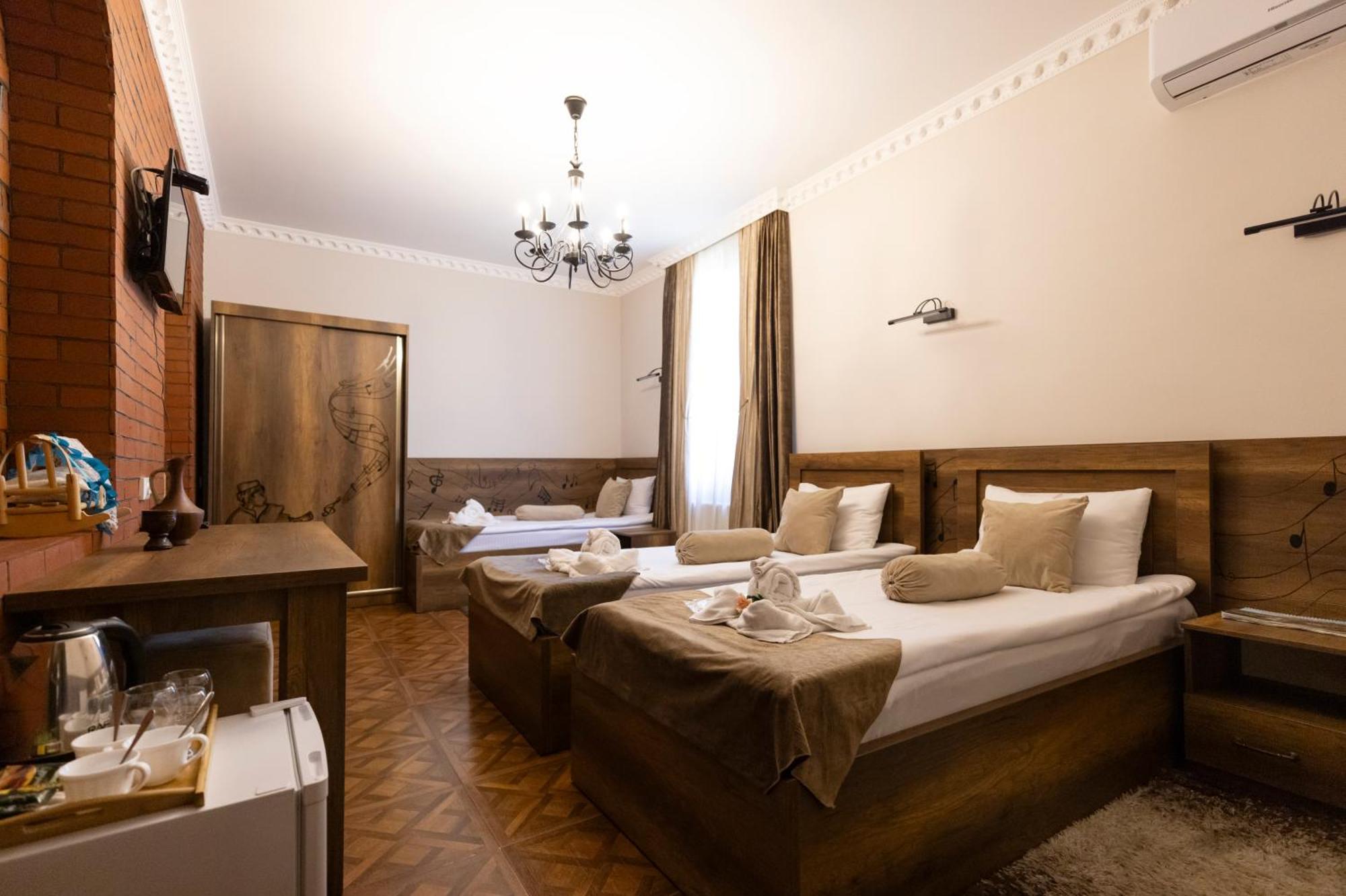 Hestia Boutique Hotel Gori Extérieur photo