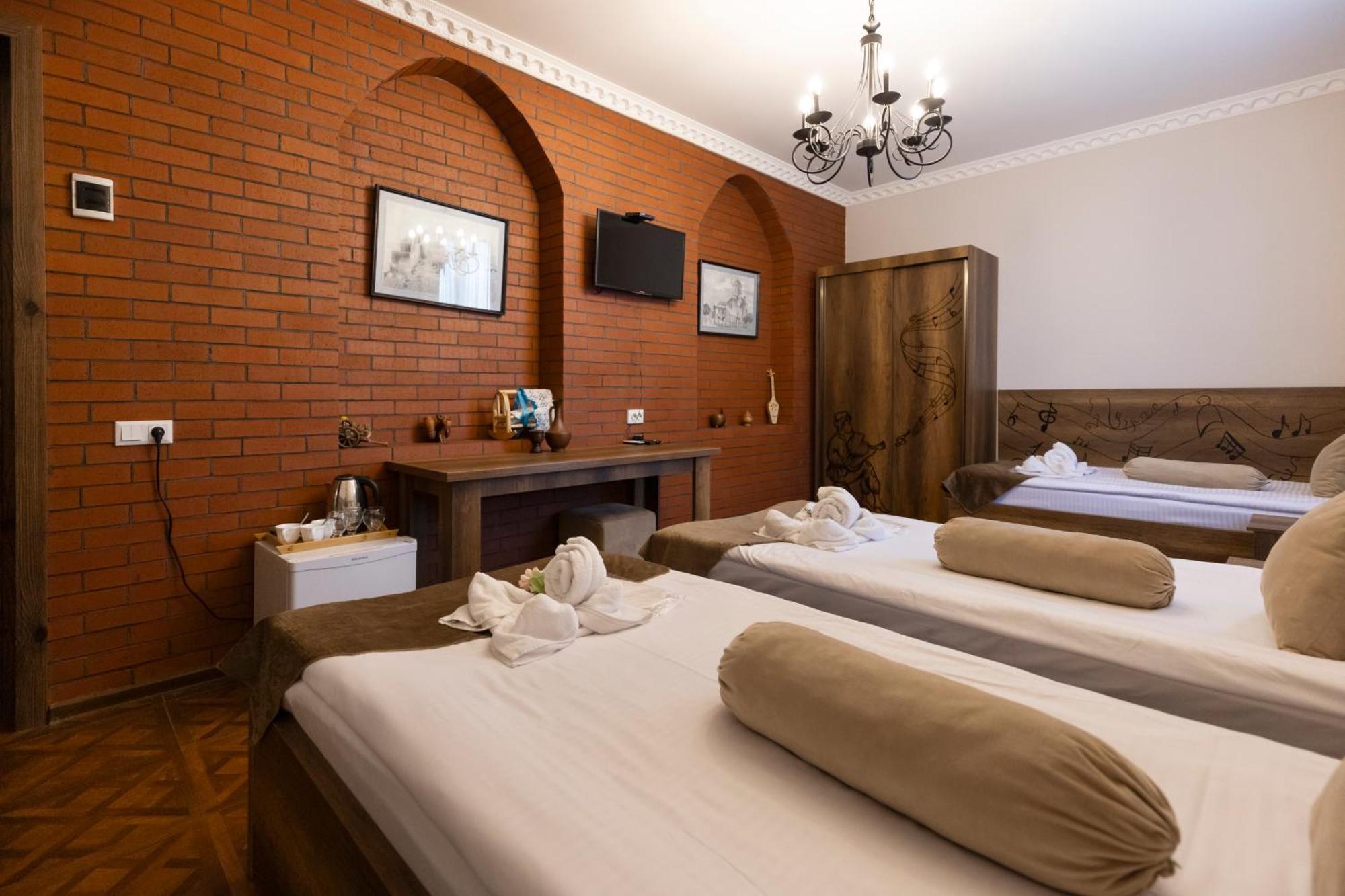 Hestia Boutique Hotel Gori Extérieur photo