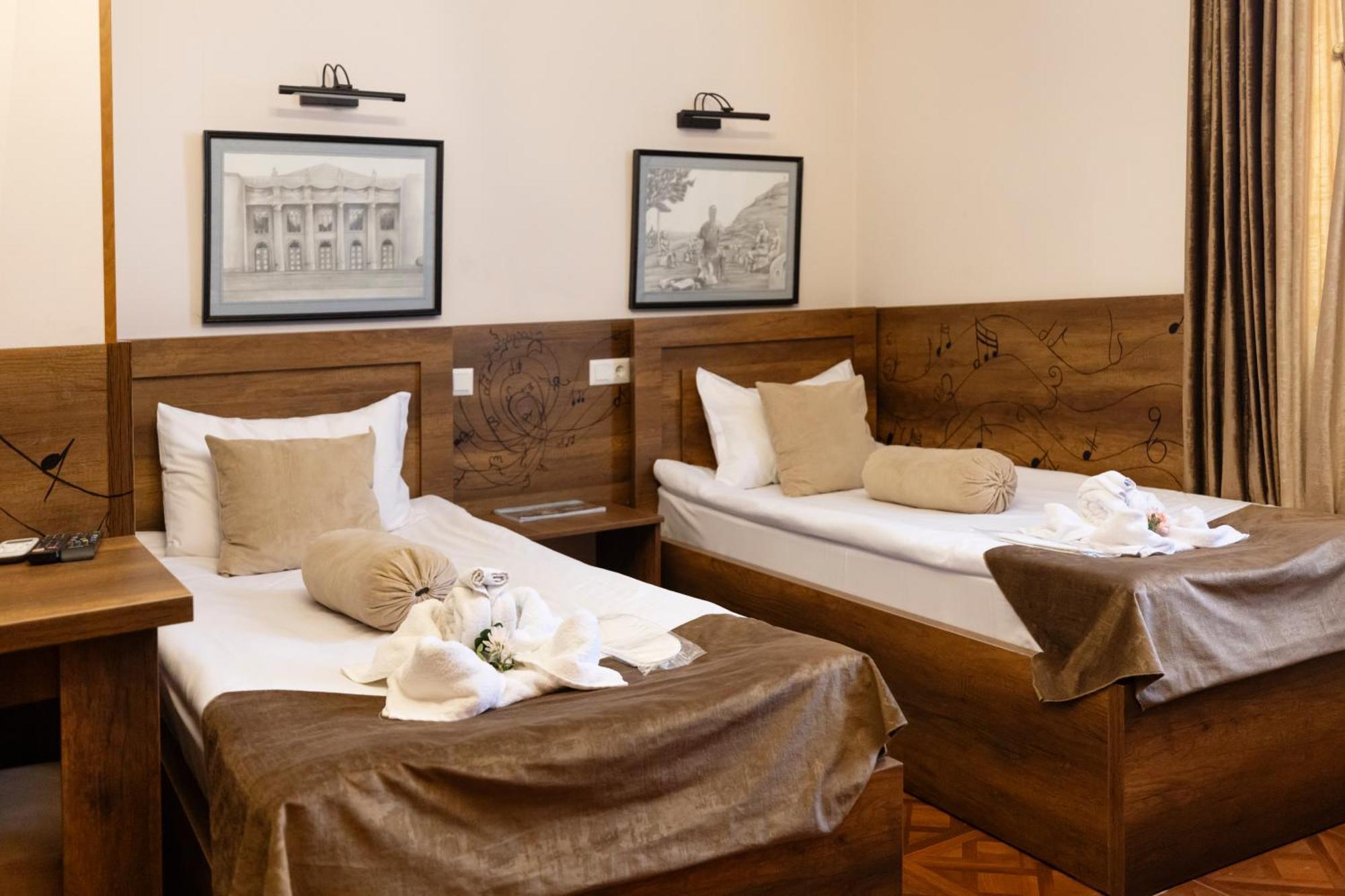 Hestia Boutique Hotel Gori Extérieur photo
