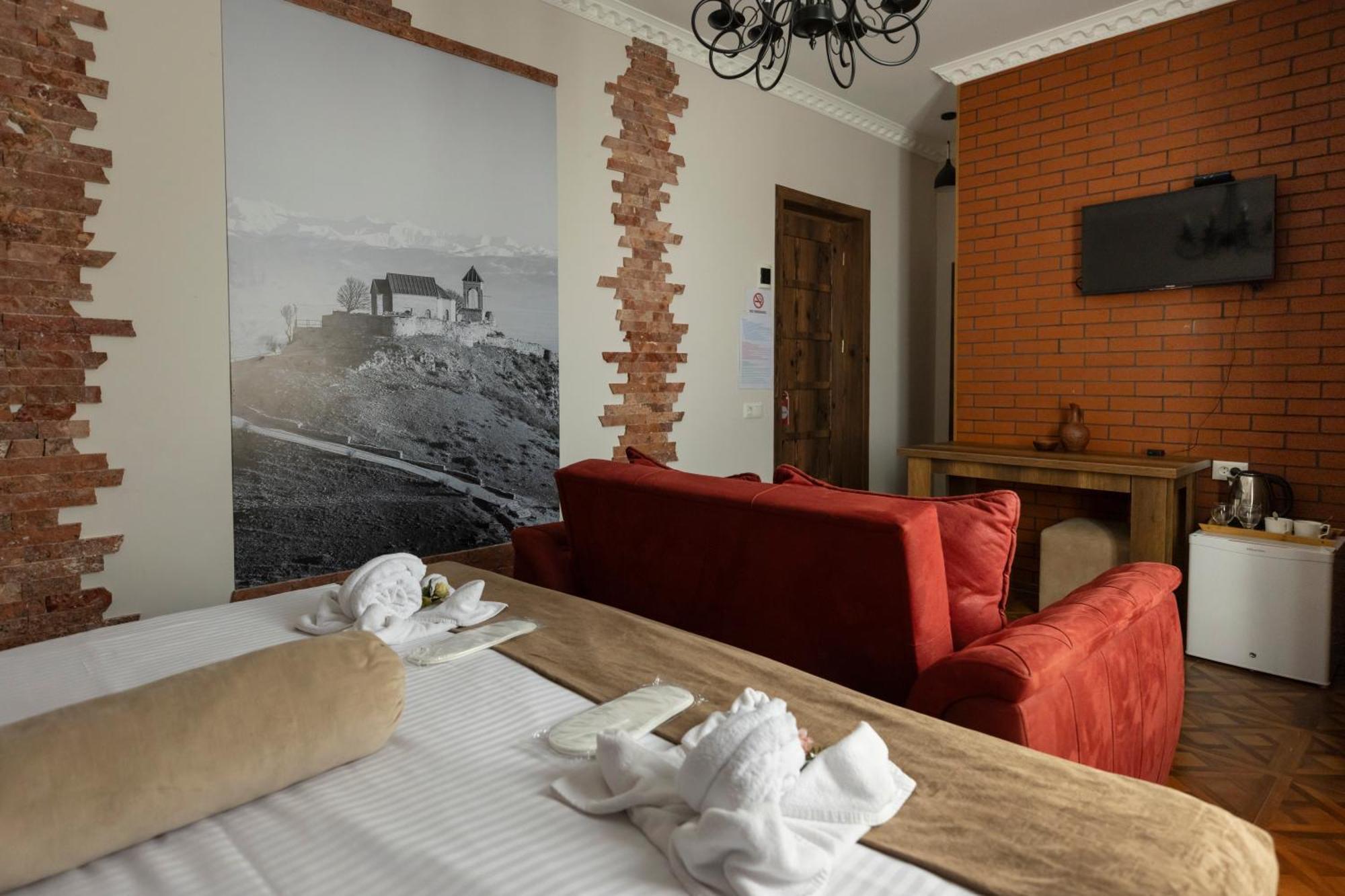 Hestia Boutique Hotel Gori Extérieur photo