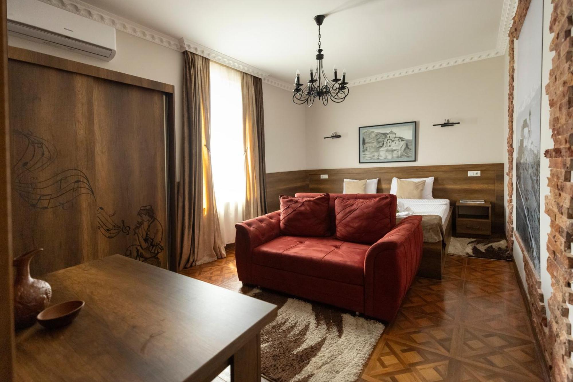 Hestia Boutique Hotel Gori Extérieur photo