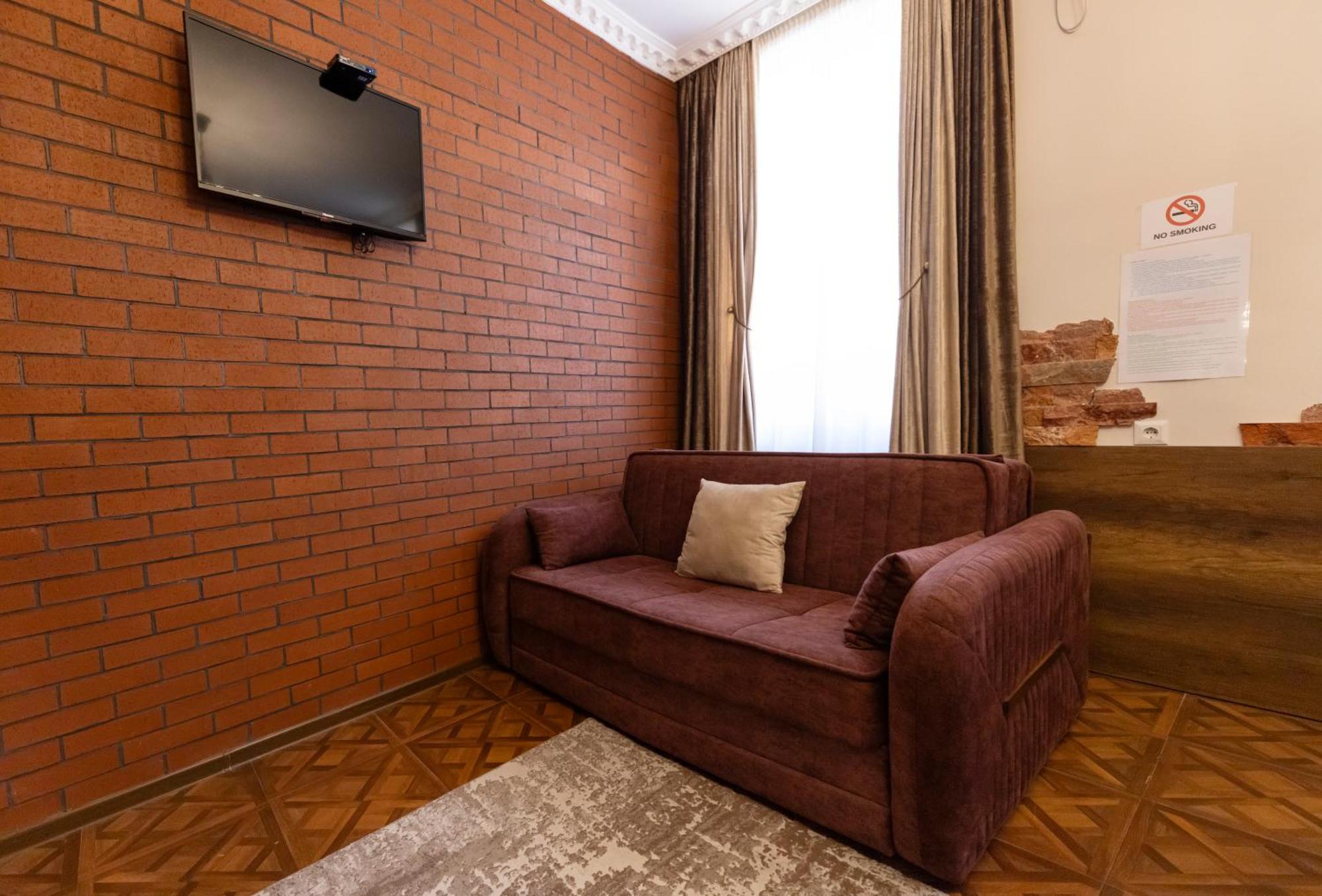 Hestia Boutique Hotel Gori Extérieur photo
