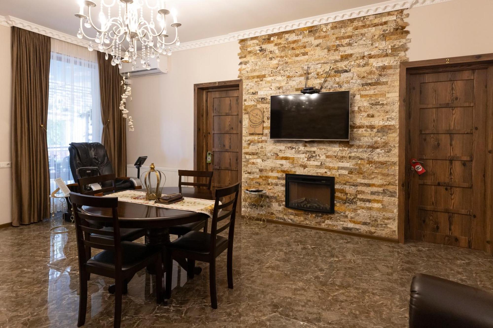 Hestia Boutique Hotel Gori Extérieur photo