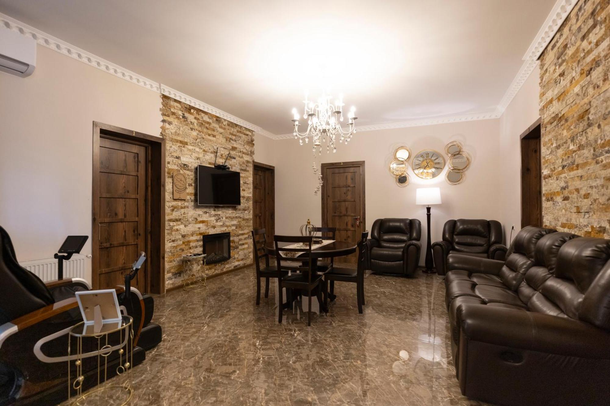 Hestia Boutique Hotel Gori Extérieur photo