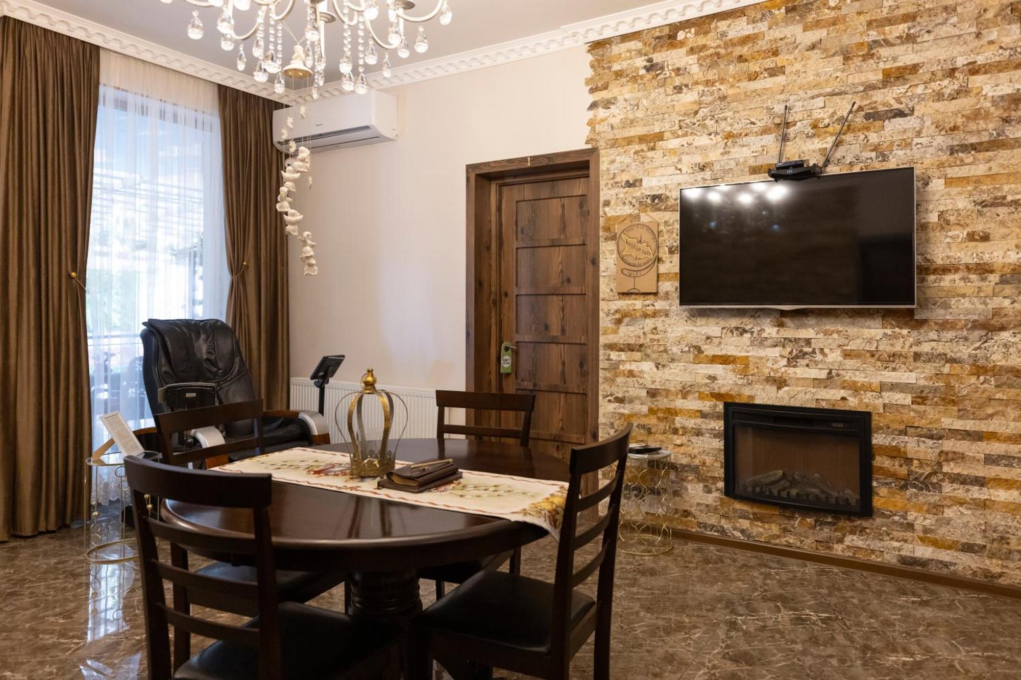 Hestia Boutique Hotel Gori Extérieur photo